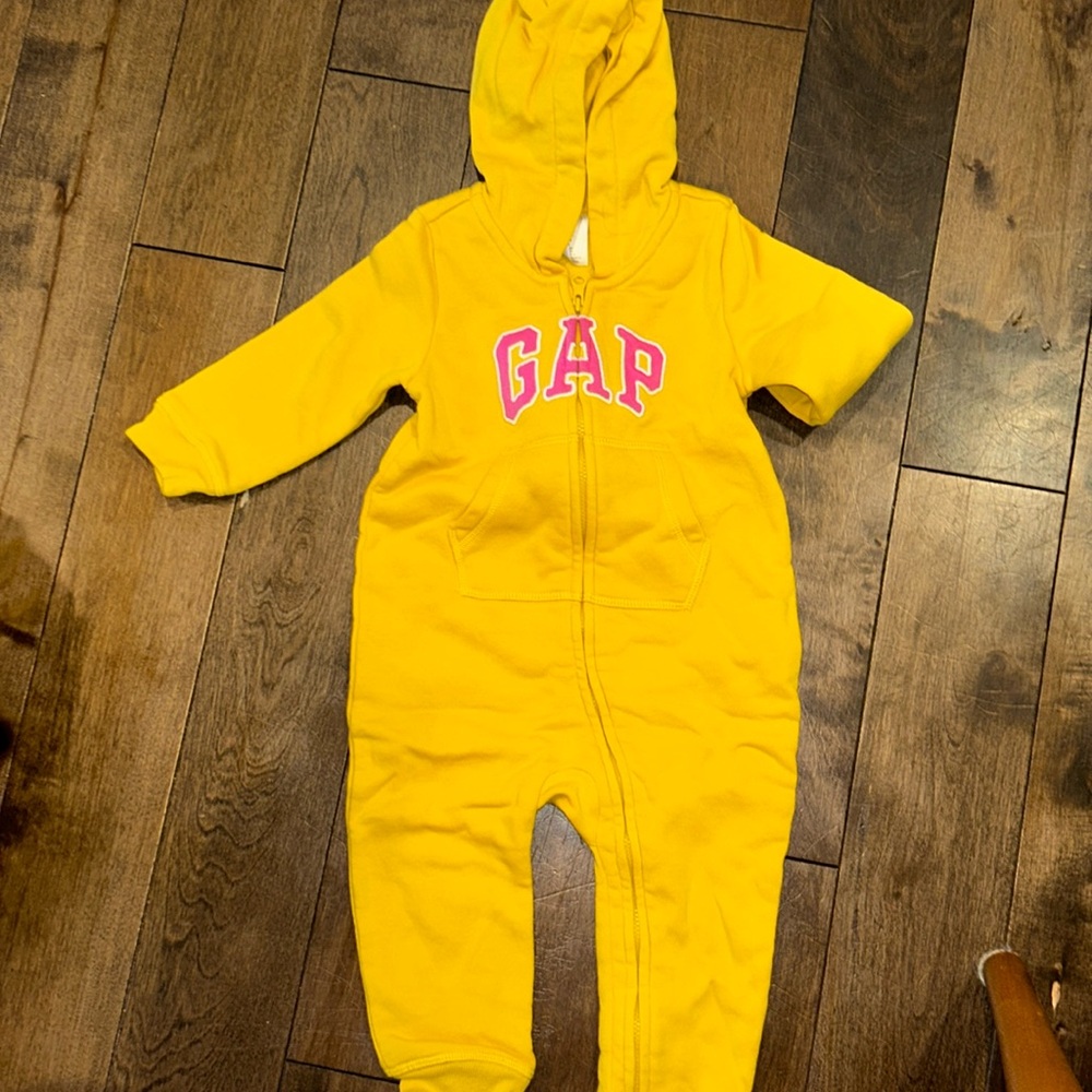 GAP Zip up sweatsuit